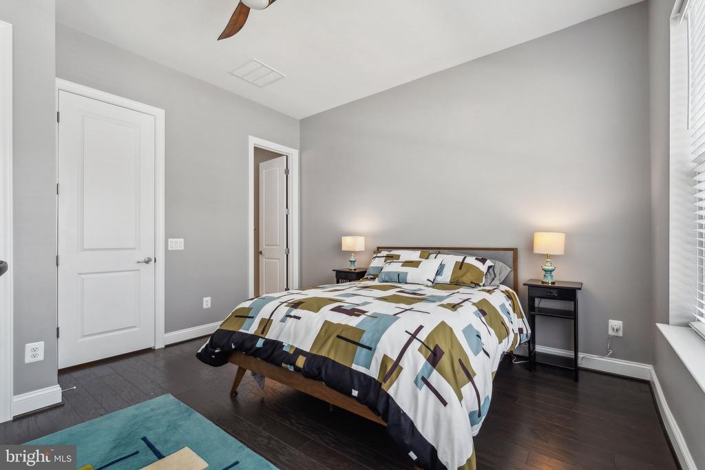 157 Milkweed Dr