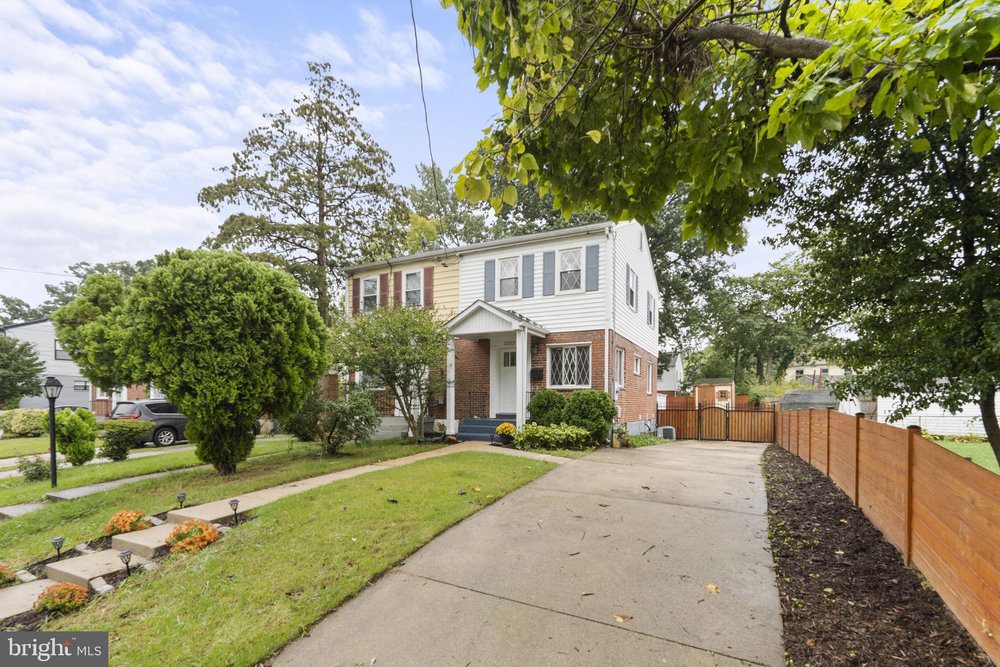 2253 Roanoke DRIVE
