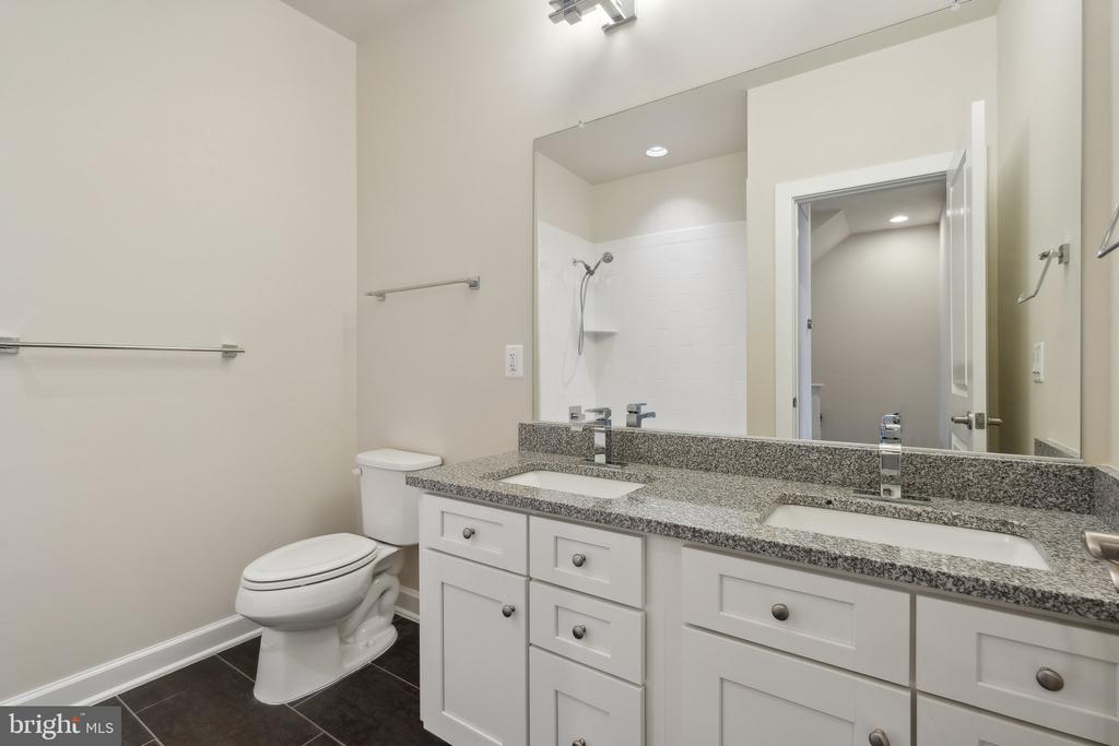 3164 VIRGINIA BLUEBELL CT