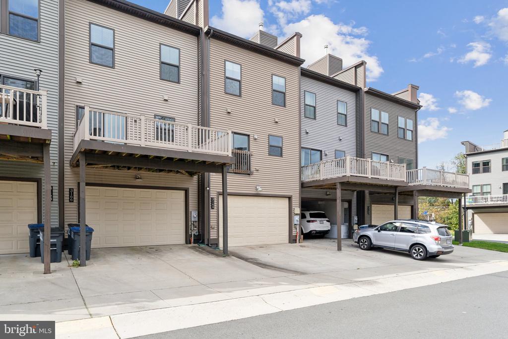3164 VIRGINIA BLUEBELL CT