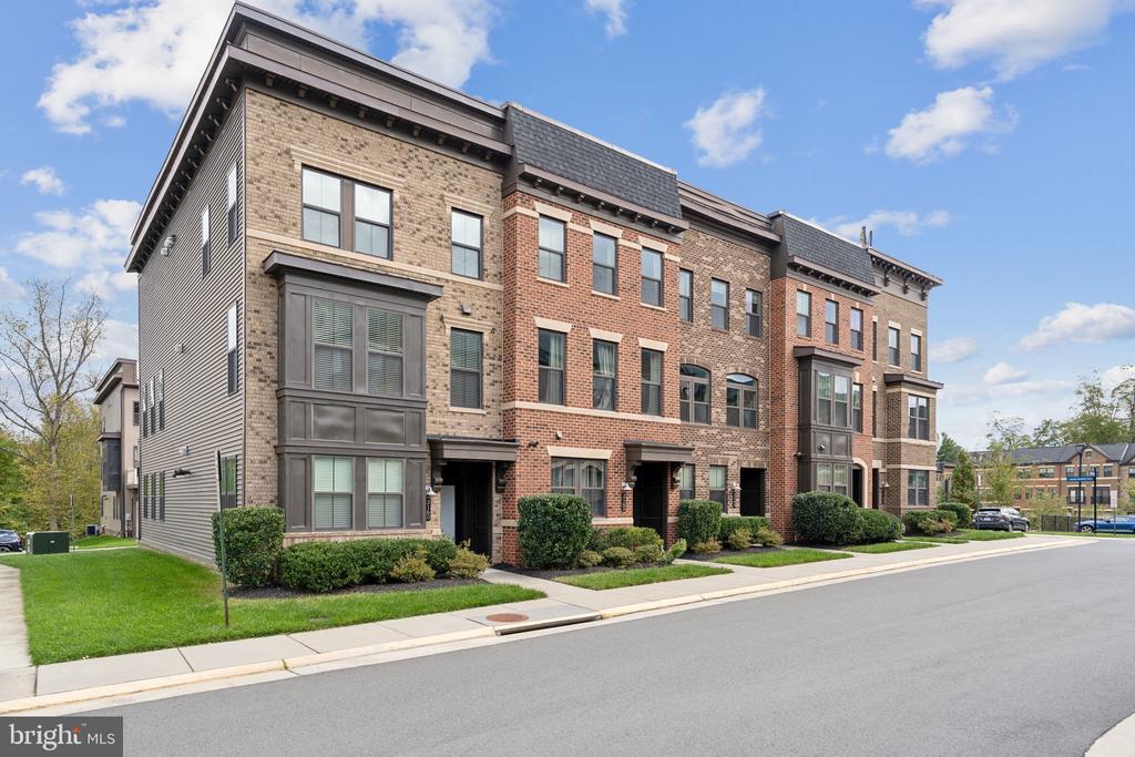 3164 VIRGINIA BLUEBELL CT