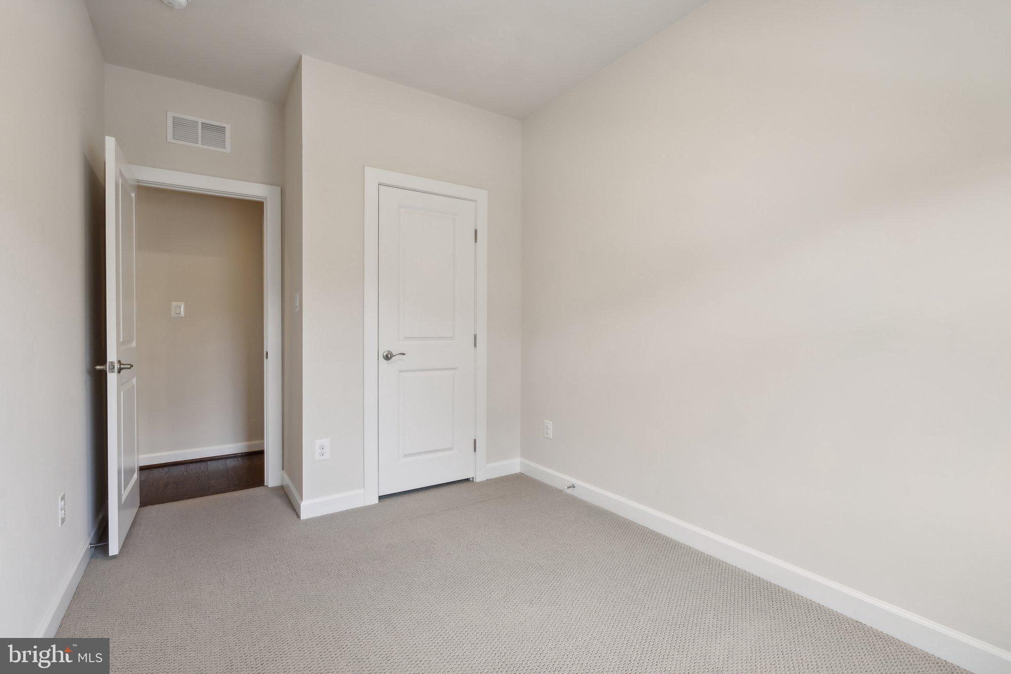 3164 VIRGINIA BLUEBELL COURT