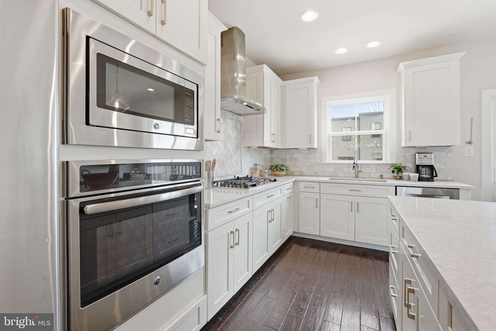 3164 VIRGINIA BLUEBELL COURT