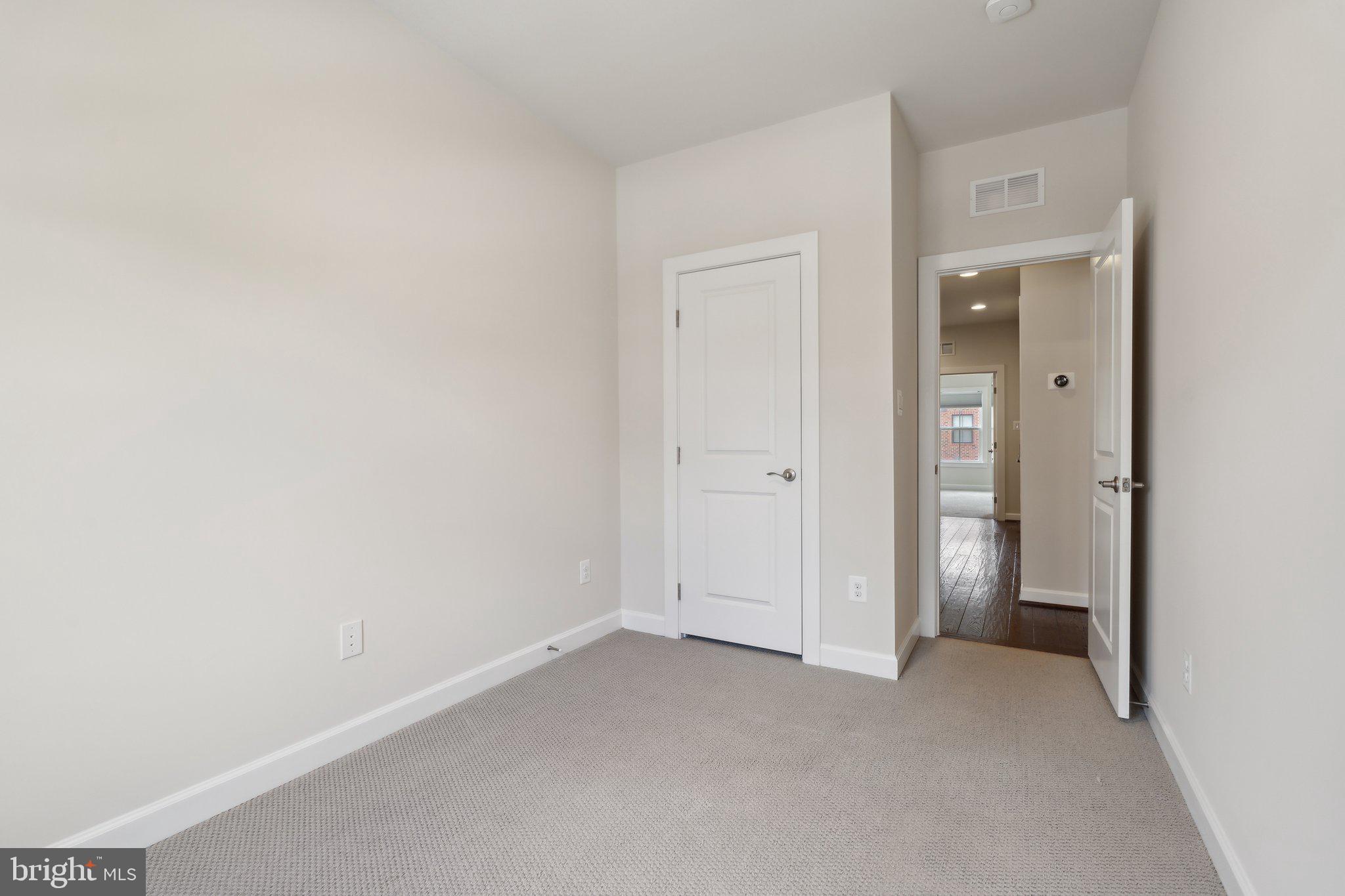 3164 VIRGINIA BLUEBELL COURT