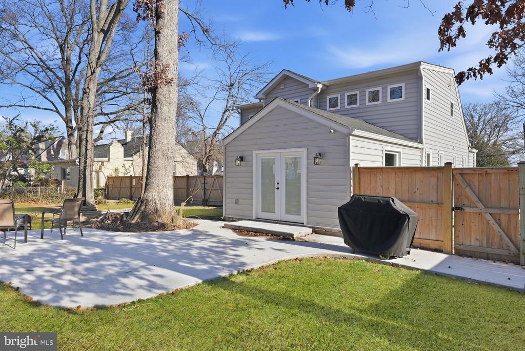 6710 OAK DRIVE