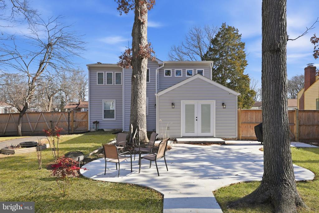 6710 OAK DRIVE