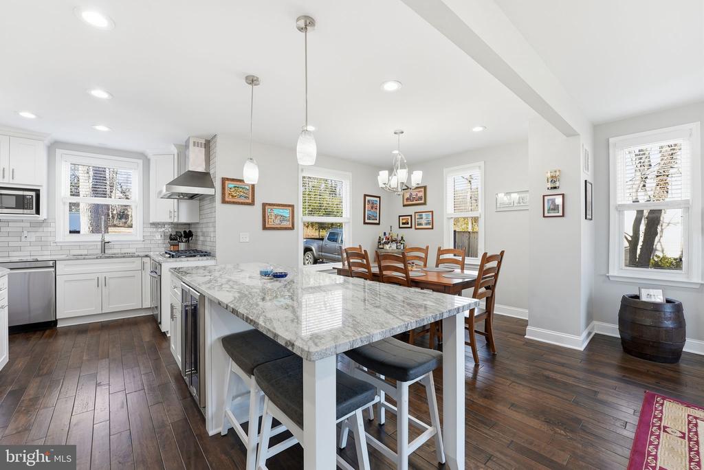 6710 OAK DRIVE