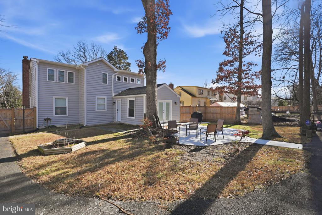 6710 OAK DRIVE