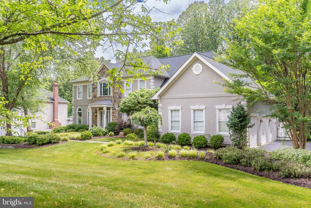 1284 COBBLE POND WAY