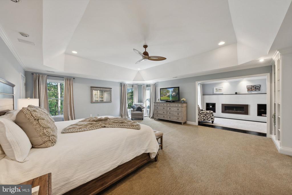 1284 COBBLE POND WAY