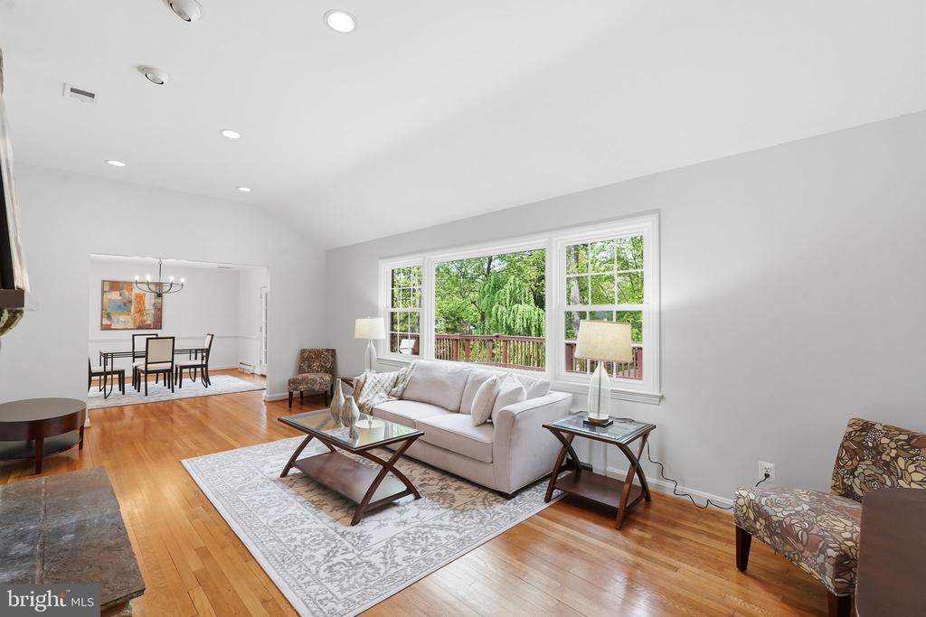 3138 JUNIPER LANE