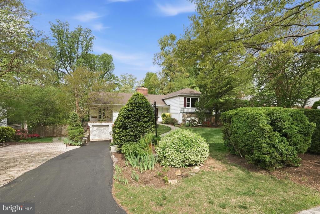 3138 JUNIPER LANE