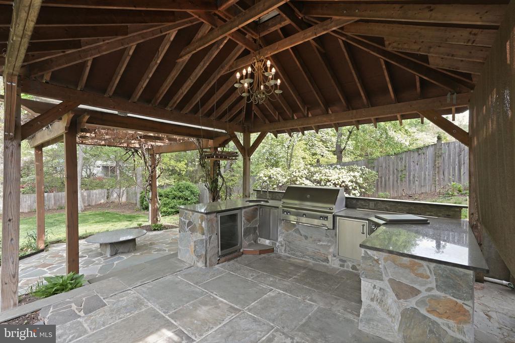 3138 JUNIPER LANE