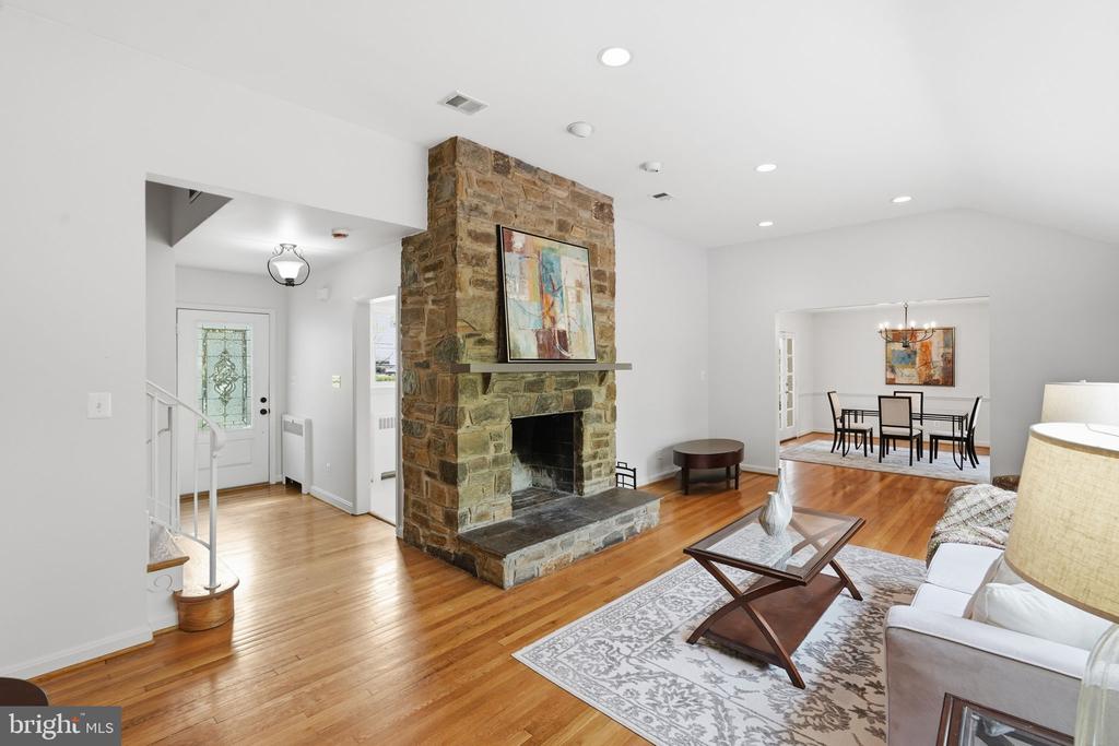 3138 JUNIPER LANE