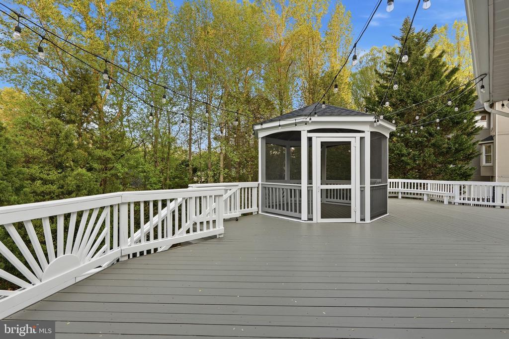 1283 COBBLE POND WAY
