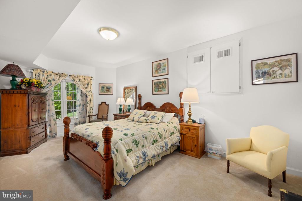 897 CHINQUAPIN ROAD