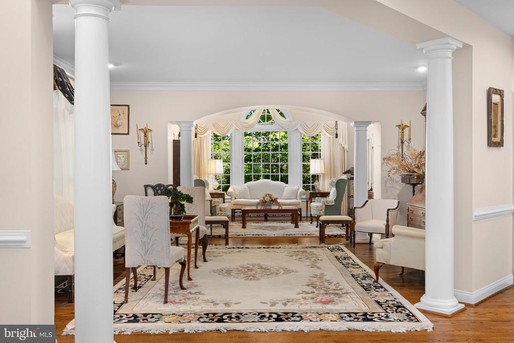 897 CHINQUAPIN ROAD