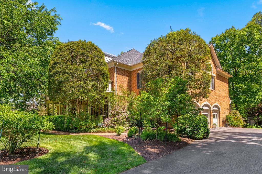 897 CHINQUAPIN ROAD