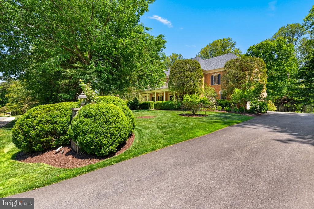 897 CHINQUAPIN ROAD