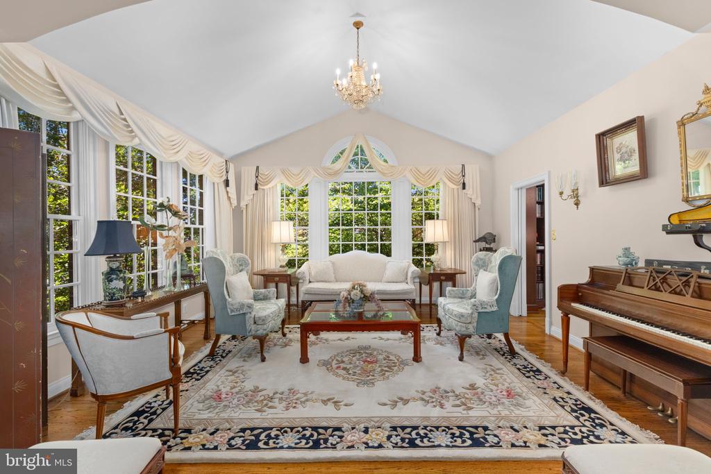 897 CHINQUAPIN ROAD
