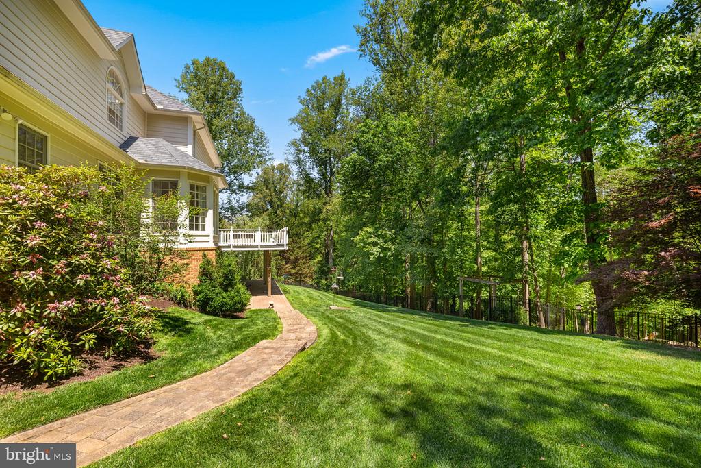 897 CHINQUAPIN ROAD