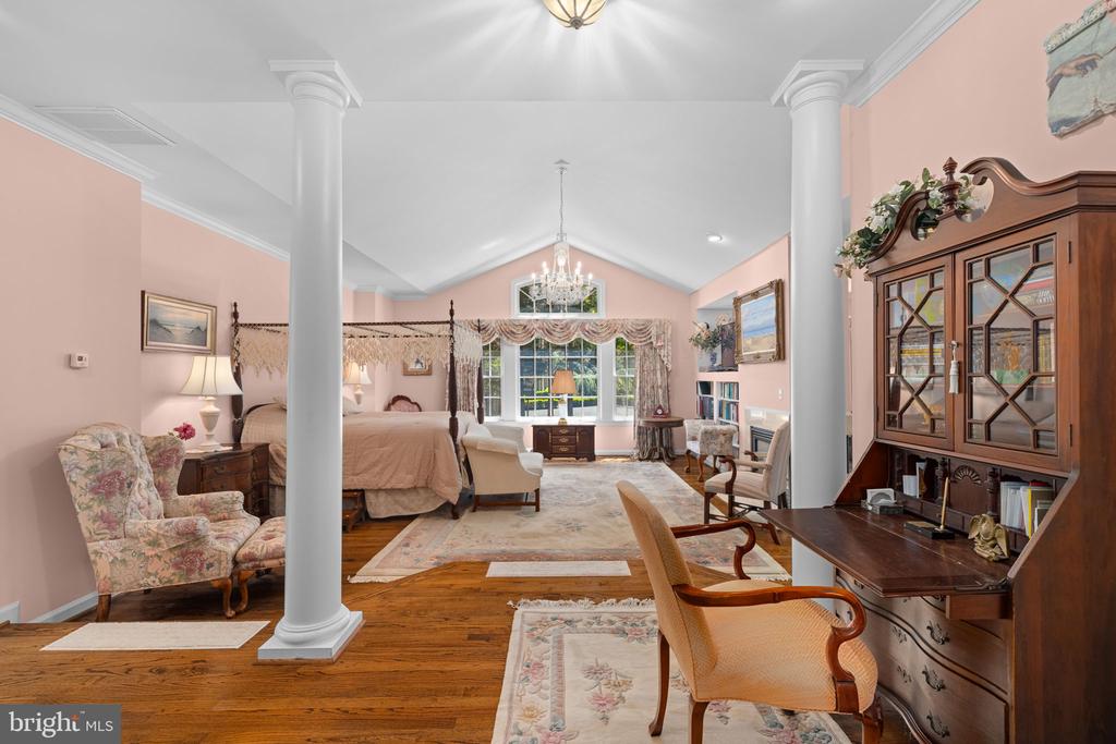 897 CHINQUAPIN ROAD
