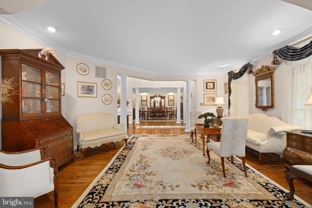 897 CHINQUAPIN ROAD