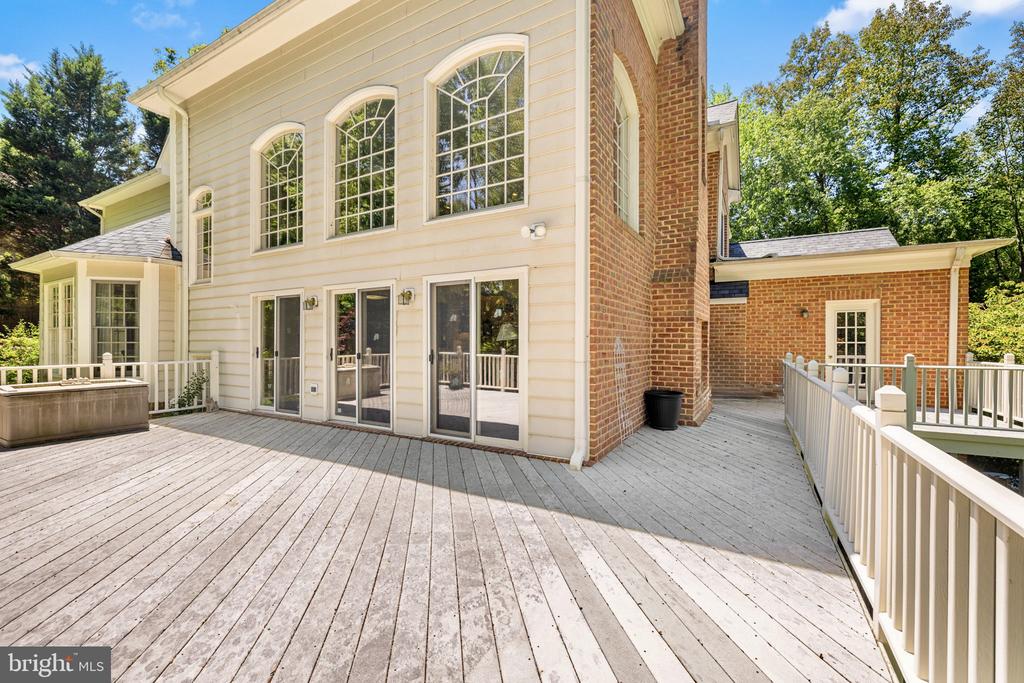 897 CHINQUAPIN ROAD