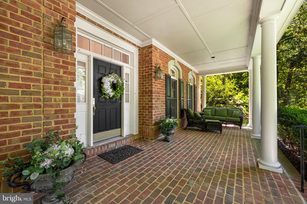 897 CHINQUAPIN ROAD