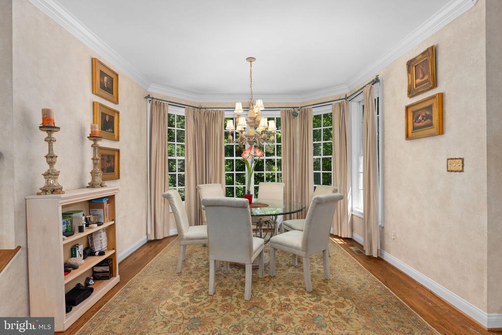 897 CHINQUAPIN ROAD