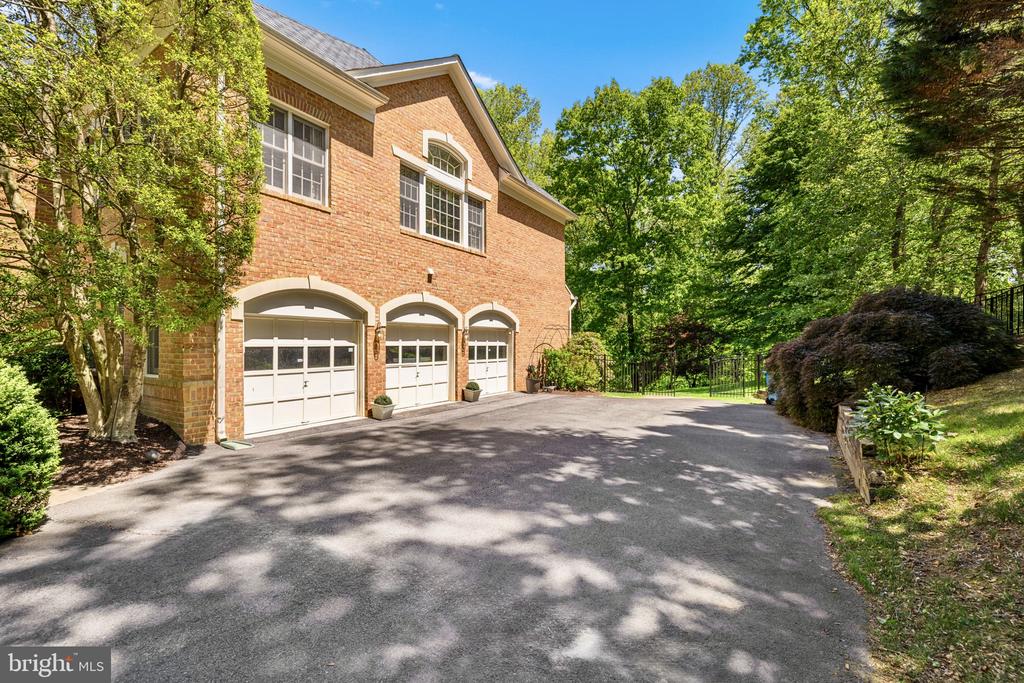 897 CHINQUAPIN ROAD