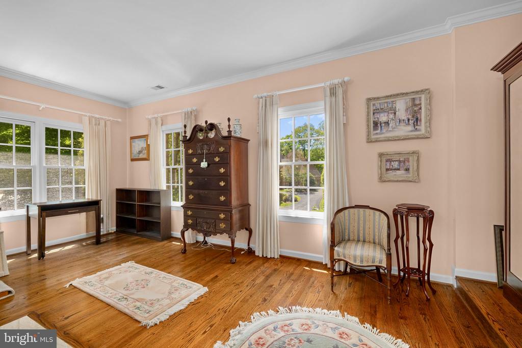 897 CHINQUAPIN ROAD