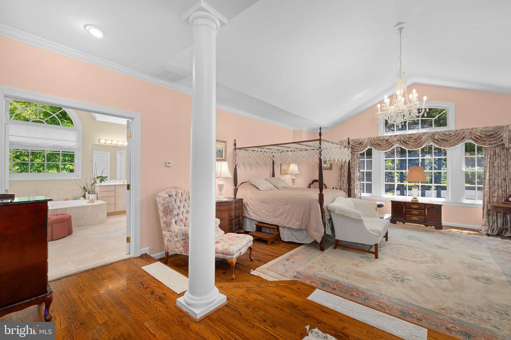 897 CHINQUAPIN ROAD
