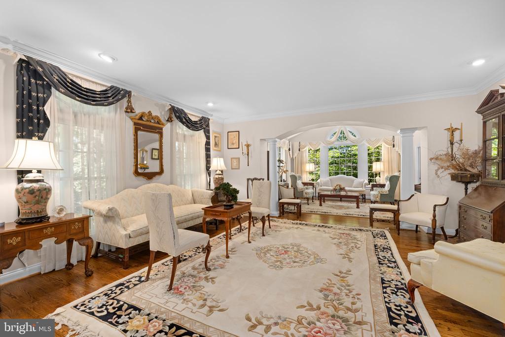 897 CHINQUAPIN ROAD
