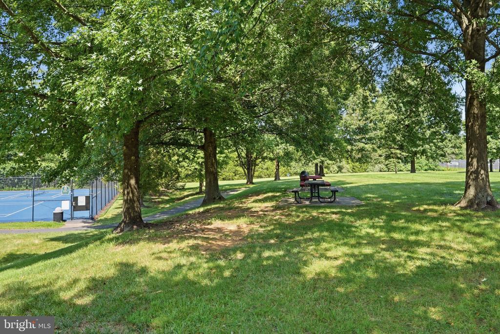 1284 COBBLE POND WAY