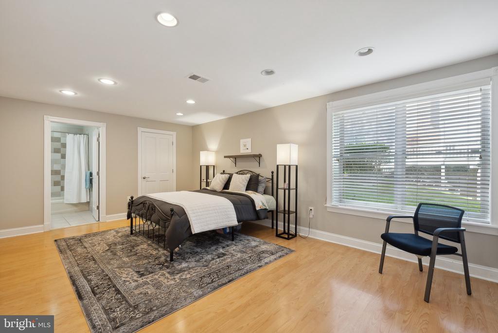 1284 COBBLE POND WAY