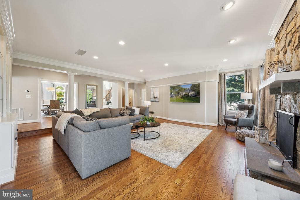 1284 COBBLE POND WAY