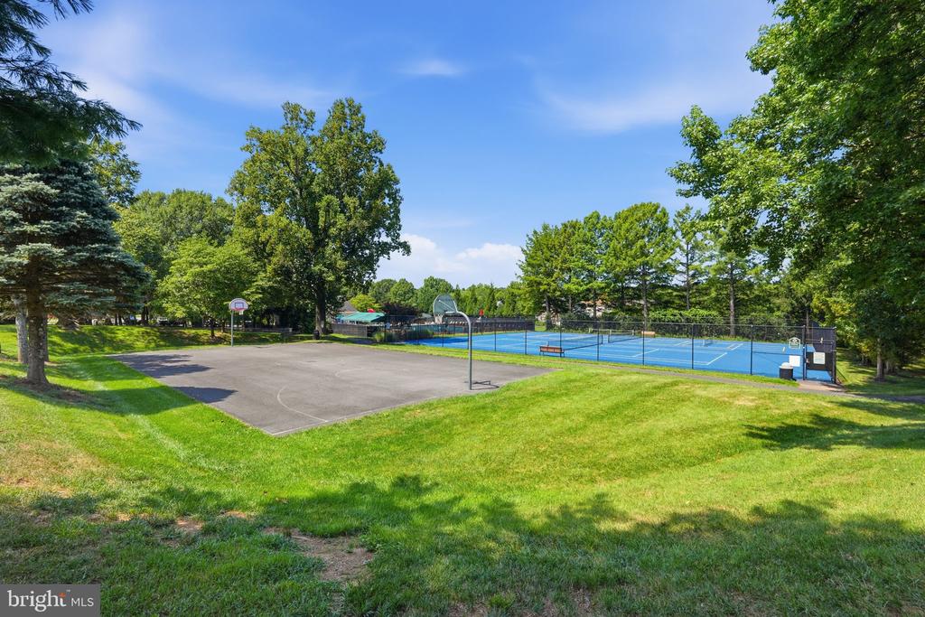1284 COBBLE POND WAY