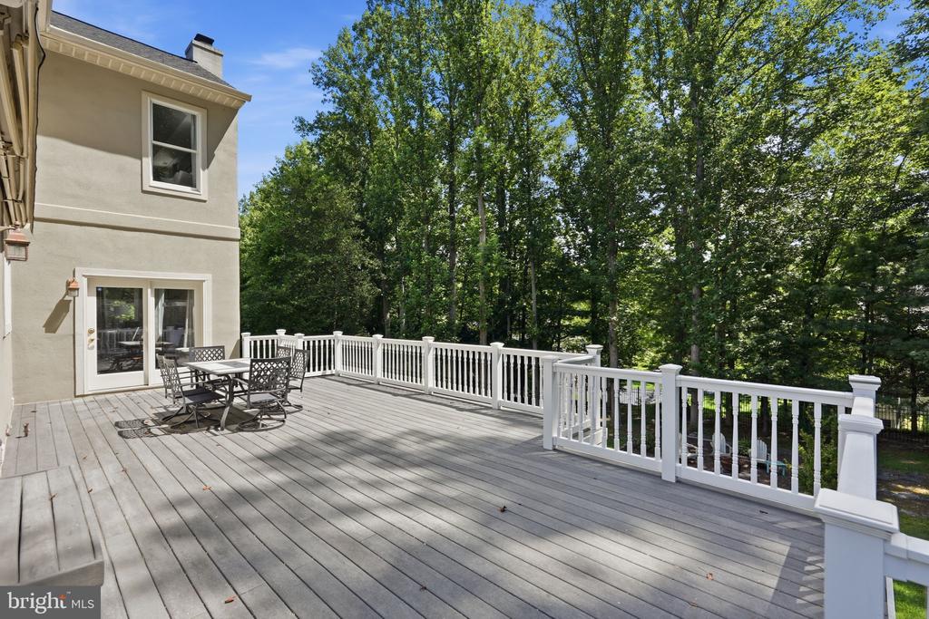 1284 COBBLE POND WAY