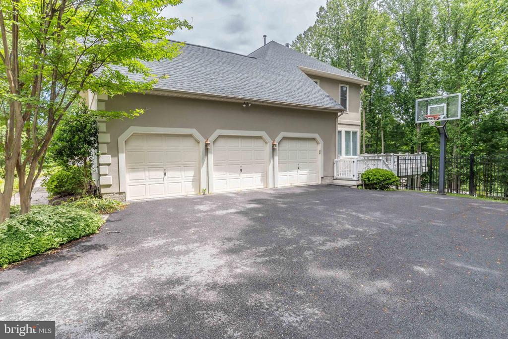 1284 COBBLE POND WAY