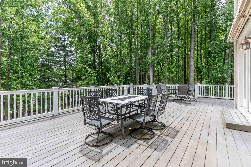 1284 COBBLE POND WAY