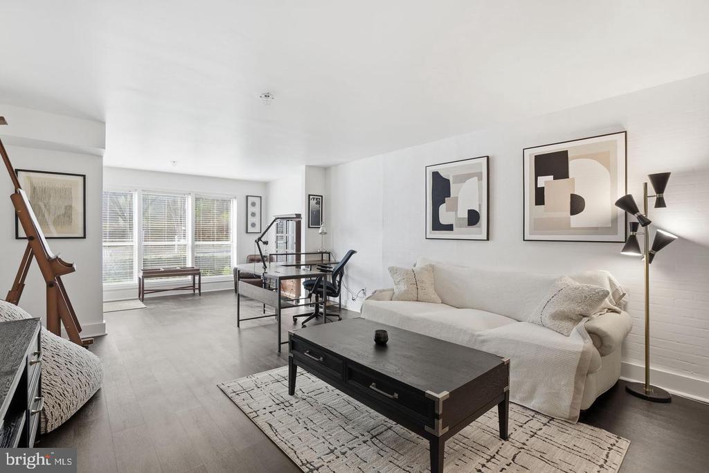 3179 SUMMIT SQUARE DRIVE Unit: 2-A2