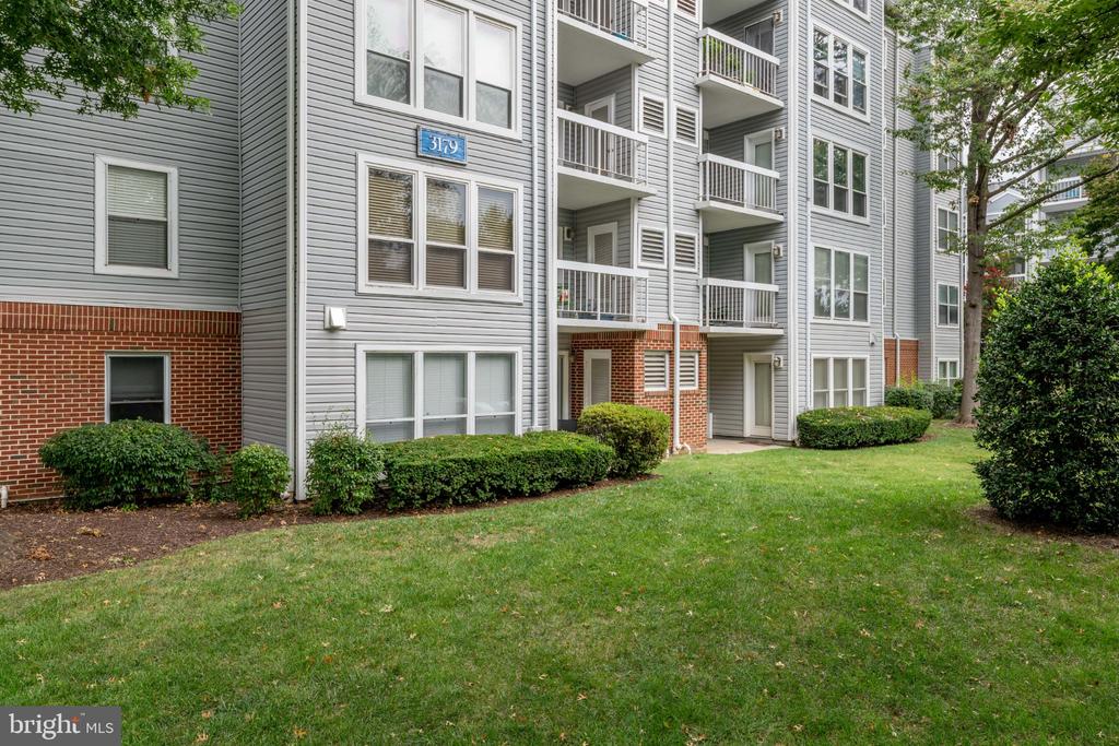 3179 SUMMIT SQUARE DRIVE Unit: 2-A2
