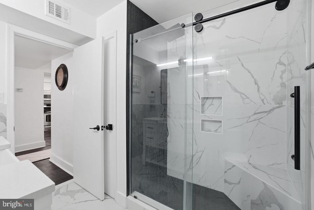 3179 SUMMIT SQUARE DRIVE Unit: 2-A2