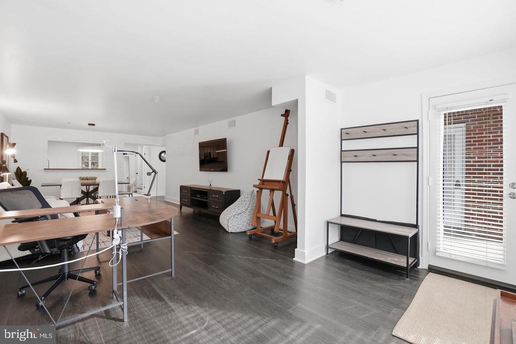 3179 SUMMIT SQUARE DRIVE Unit: 2-A2