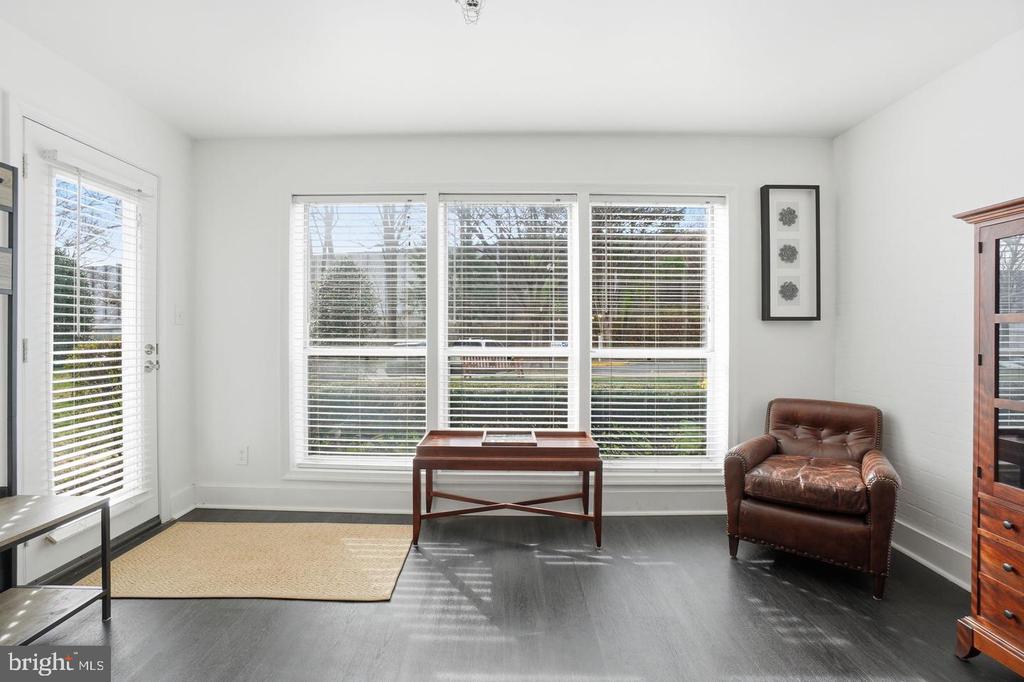 3179 SUMMIT SQUARE DRIVE Unit: 2-A2