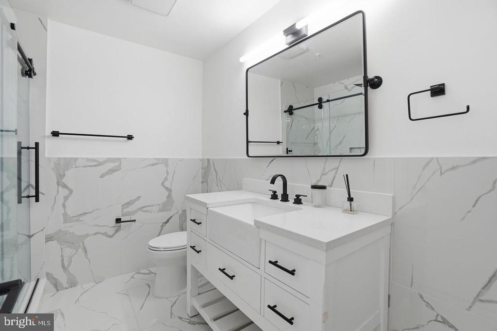 3179 SUMMIT SQUARE DRIVE Unit: 2-A2