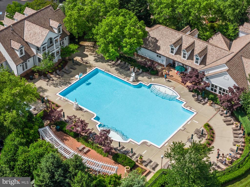 14380 Chalfont Dr