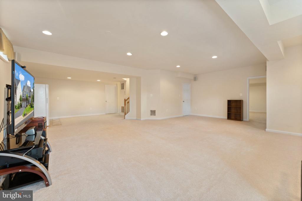 14380 Chalfont Dr