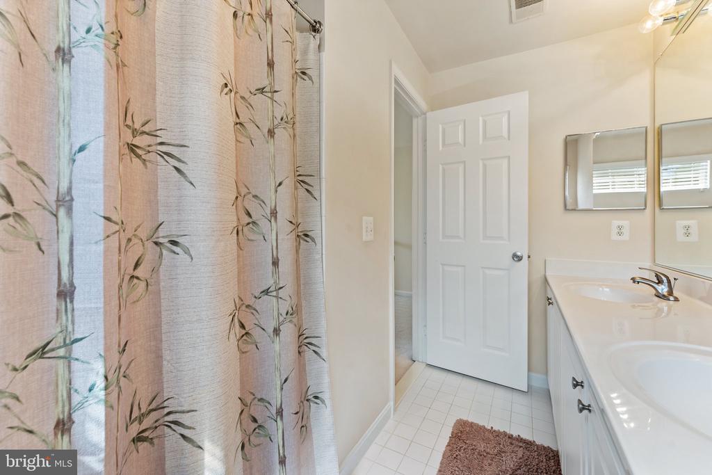 14380 Chalfont Dr